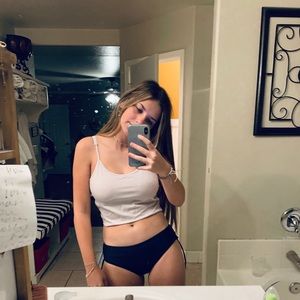 White Kortni Jean ribbed top medium